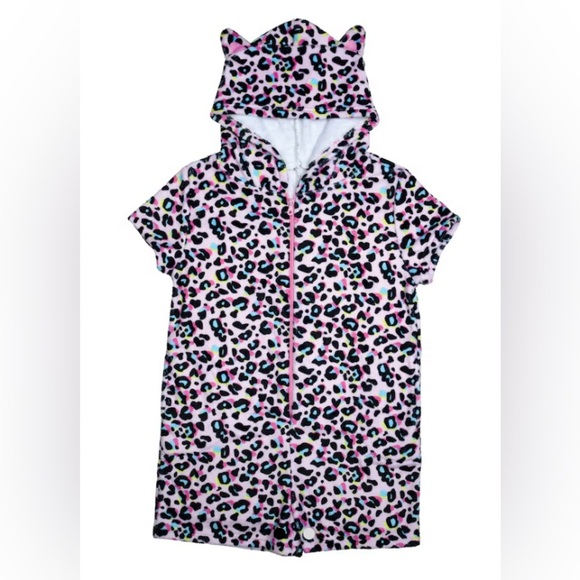 Kids Cozy Pink Leopard Romper/Pajamas Sizes Available: S/M/L - Picture 2 of 12